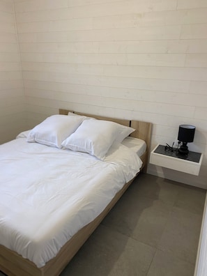 2 habitaciones, tabla de planchar con plancha, internet y ropa de cama 