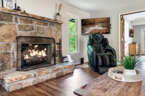 Fireplace - Emerald Spring's Cabin (Sevierville)
