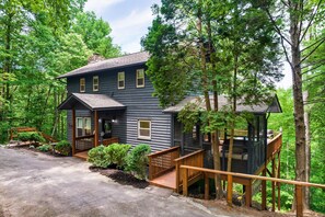 Front of property - Emerald Spring's Cabin (Sevierville)