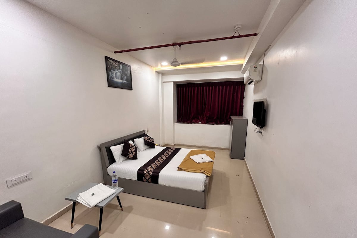 Deluxe Double Room, City View