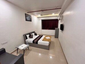 Deluxe Double Room, City View - Hotel Nirali Rooms - Nexus Hospitality (Surat)