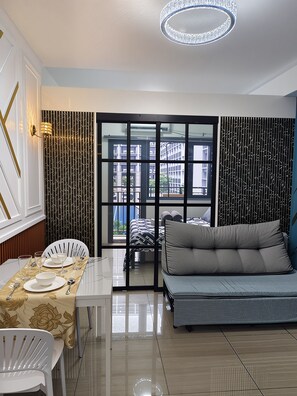 Living area - La Casa Victoria - Near Moa and NAIA (Pasay City)