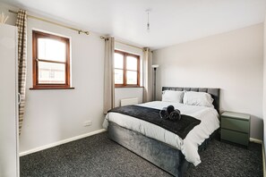 2 bedrooms, Internet, bed sheets - Spacious 2 bed house in London - Off street parking and Garden (London)