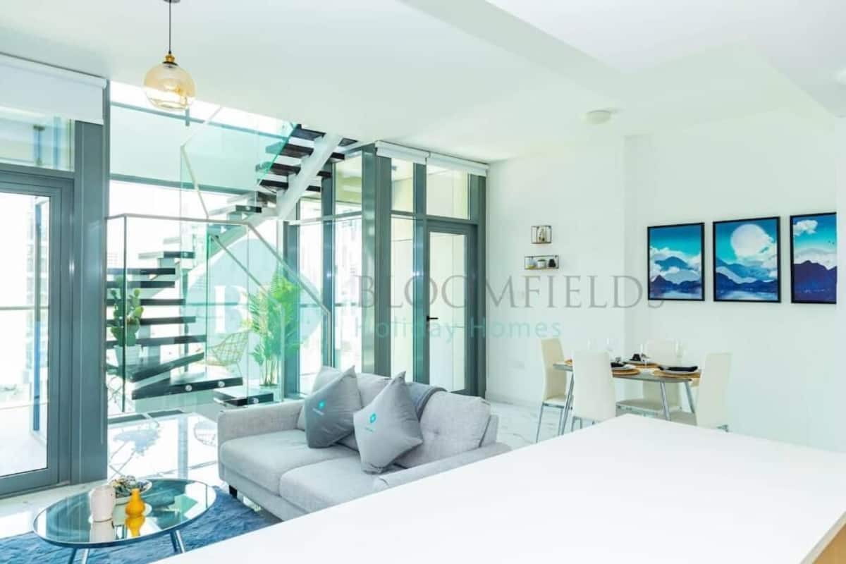 Apartamento, sacada, vista para o canal