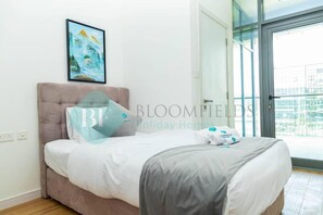 Apartamento, sacada, vista para o canal