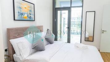 Apartamento, sacada, vista para o canal