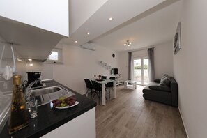 Interior - Apartment for 4 people with mountain view and pool use (Seline)