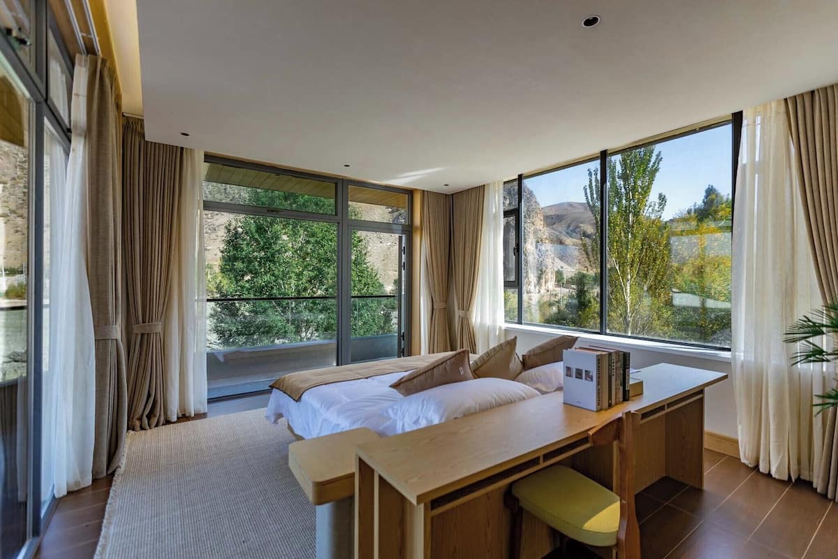 Suite – signature, utsikt mot høyde | Utsikt fra rommet