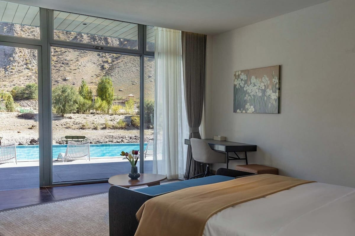 Dobbeltrom – signature, utsikt mot høyde | Utsikt fra rommet