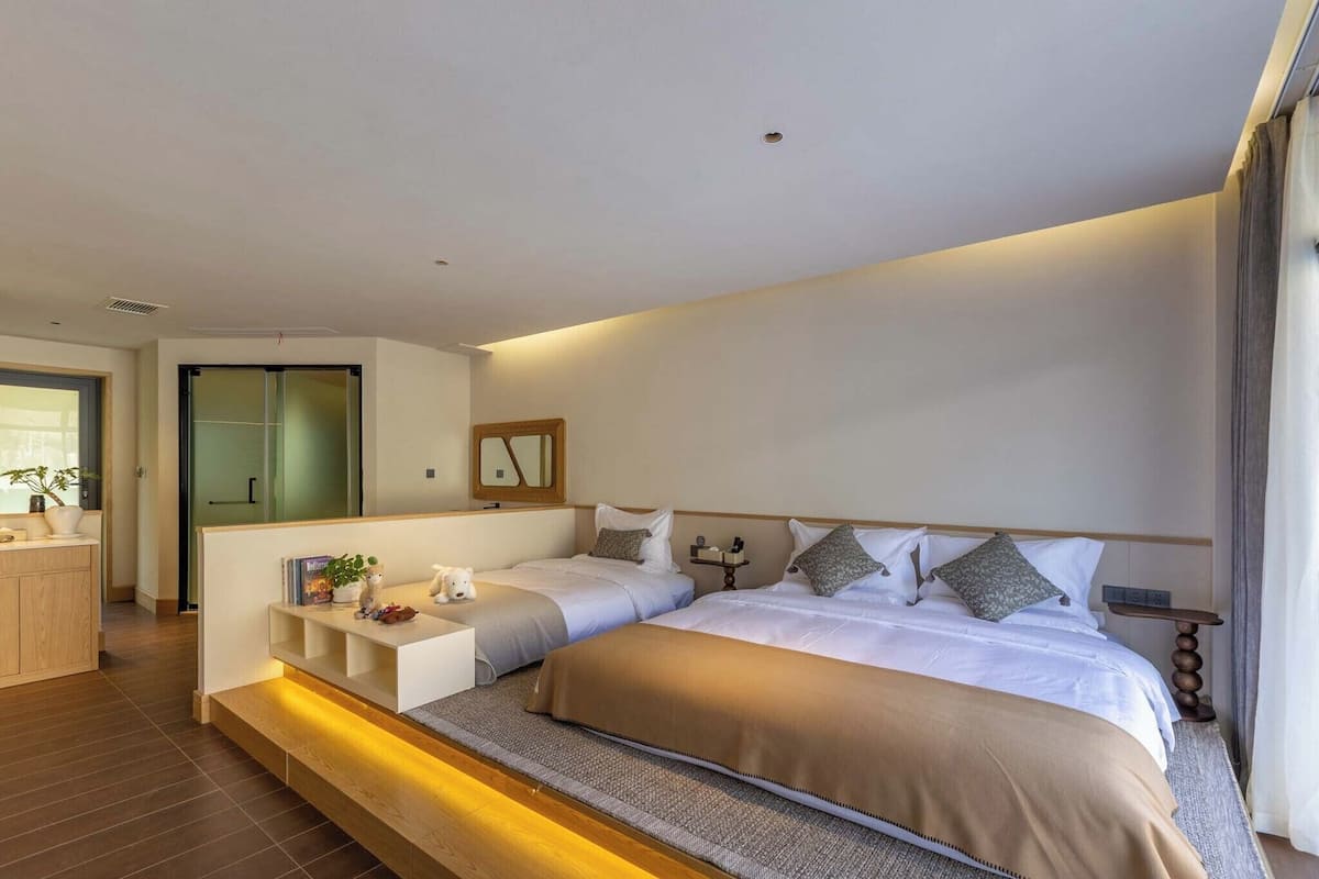 Blendingsgardiner, lydisolert, strykejern/-brett og wi-fi (inkludert)