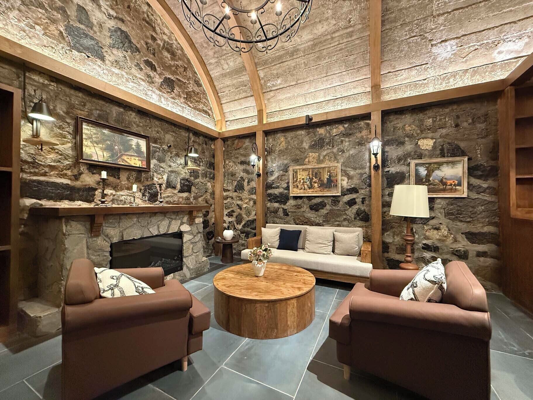 Bar (trong khuôn viên)