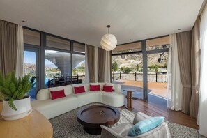 Comfort Suite, Hill View | Ruang tamu | Pencetak 