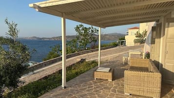 Suite – deluxe, sjøutsikt | Terrasse/patio