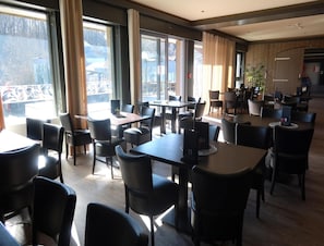 House | Dining - Hambachtal Nature Hideaway Boutique Resort (Oberhambach)