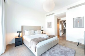 6 bedrooms, iron/ironing board, WiFi, bed sheets - Free housekeeping visits during your stay - StayShort - 6BR Villa in Damac Lagoons that Sleeps 11 (Damac Lagoons)