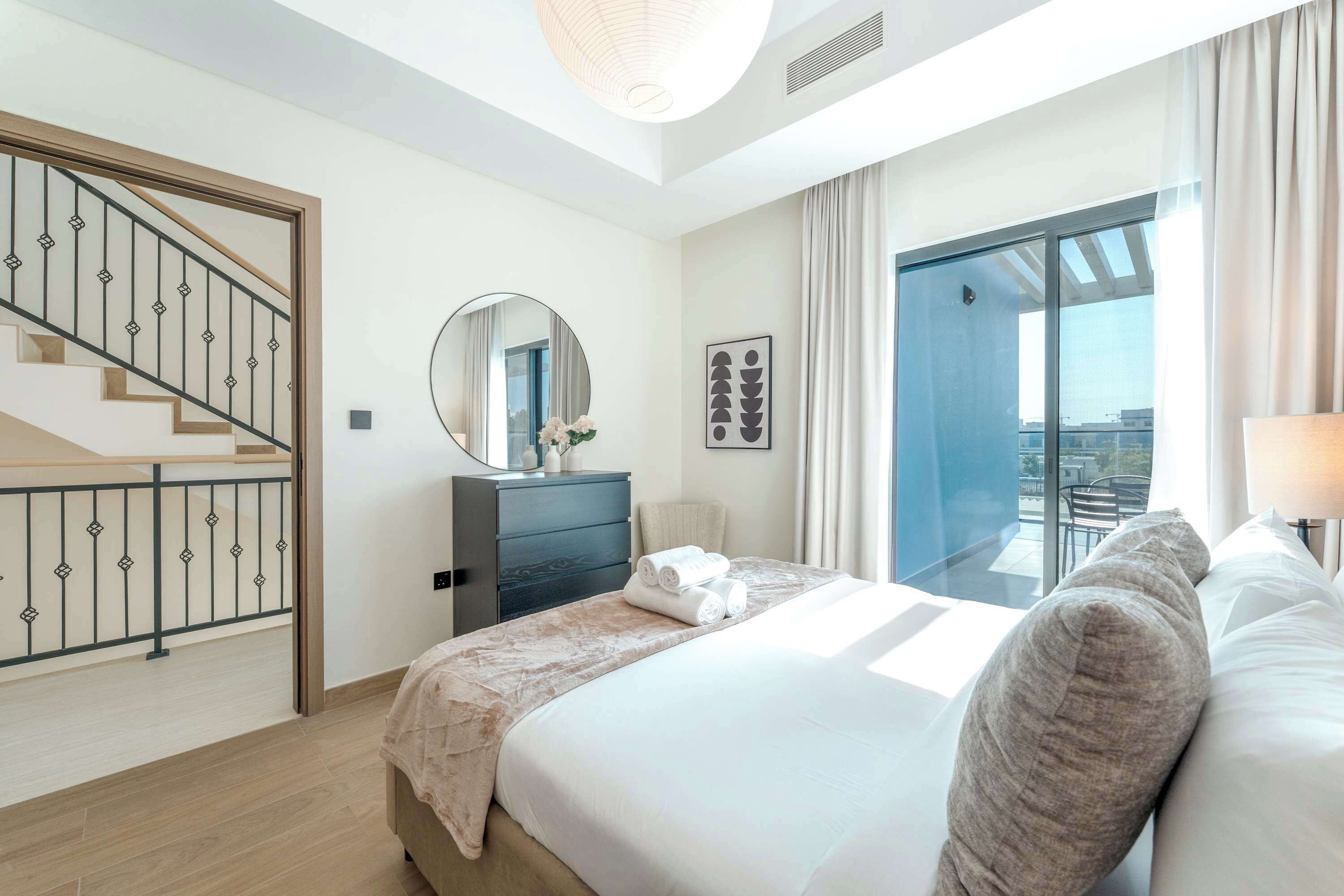 6 chambres, fer et planche à repasser, Wi-Fi, draps fournis