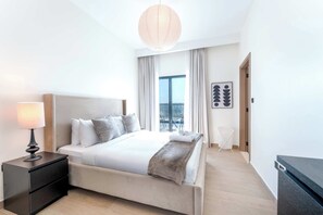 6 slaapkamers, een strijkplank/strijkijzer, wifi, beddengoed