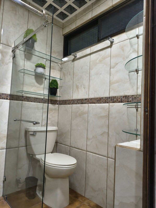 Apartment, 1 Bedroom, City View | Bathroom - Casa Soleno-apartment in Heredia, Urban Comfort With Views of Nature (Mercedes)