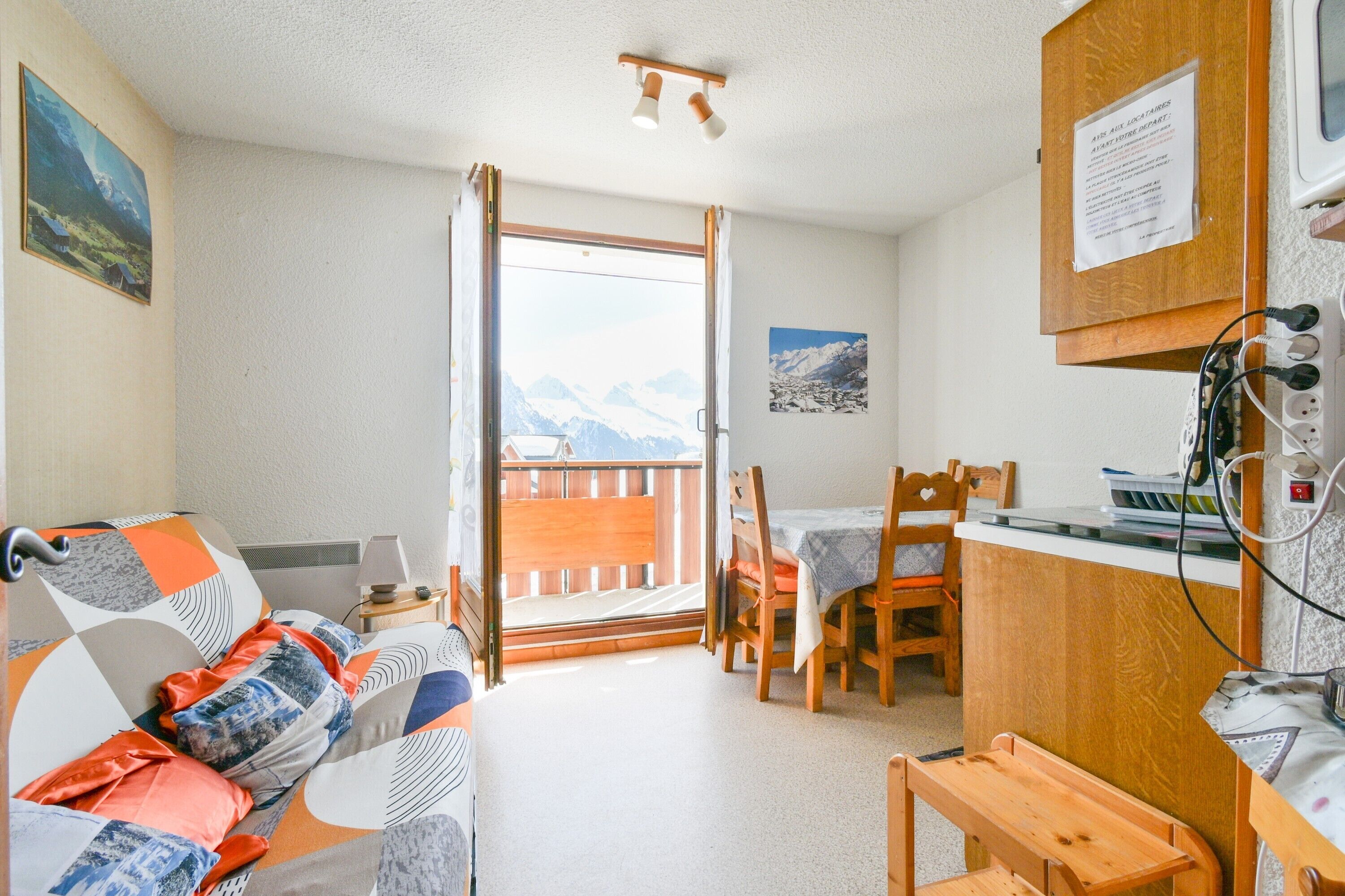 Fernseher, DVD-Player, Stereoanlage