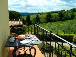 Outdoor dining - Villa mit privatem Pool in der Nähe von Gimignan by Interhome (San Gimignano)
