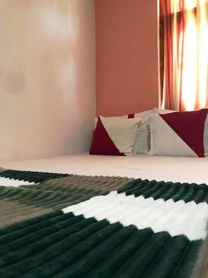 Habitación Confort doble, vistas a la montaña | Escritorio y espacio para trabajar con un portátil