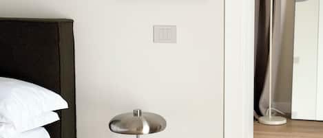 ラグジュアリー スタジオスイート シティビュー | 羽毛の掛け布団、ミニバー (無料)、客室ごとに異なる装飾、客室ごとに異なるインテリア