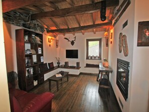TV - für 3 Personen ca. 37 m²- in Lumarzo, Norditalien (Ligurien) by Interhome (Lumarzo)