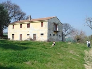Exterior - Apartment  by Interhome (Monte San Vito)
