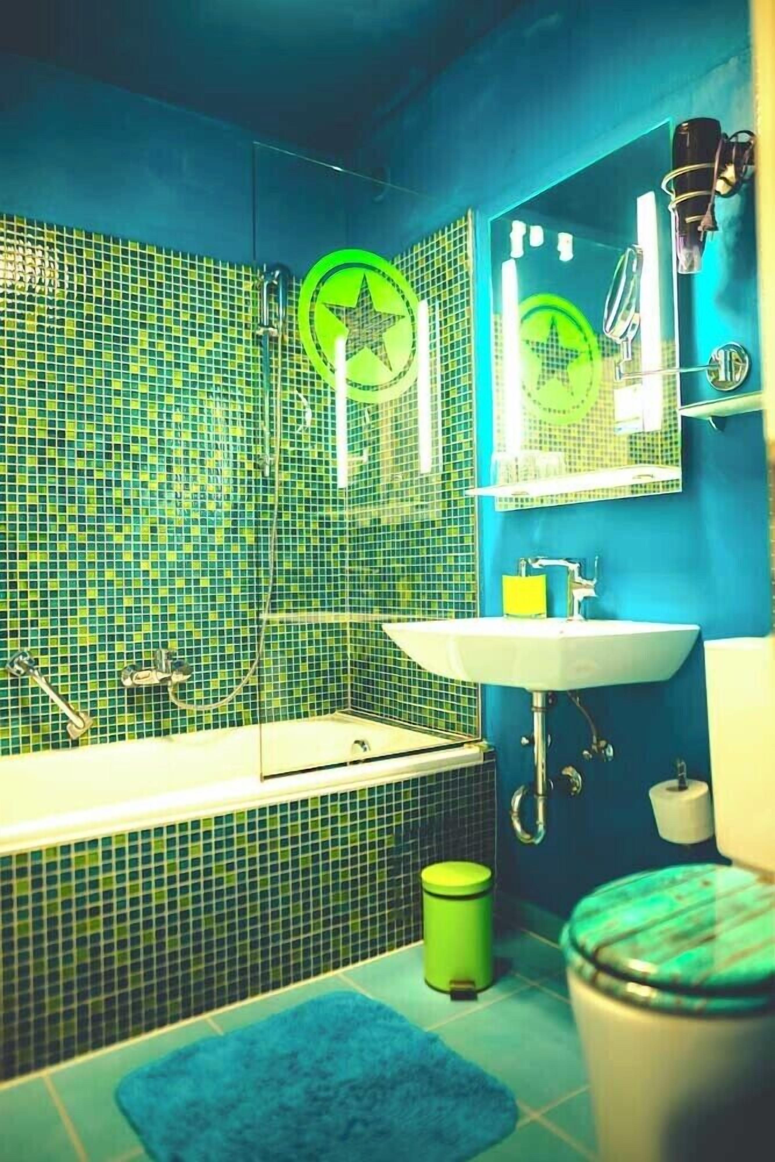 Tripla Standard, animali ammessi, vista città | Bagno | Asciugacapelli, asciugamani, sapone, shampoo