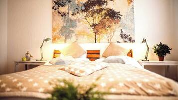 Standard Triple Room, Pets Allowed, City View | Free WiFi, bed sheets