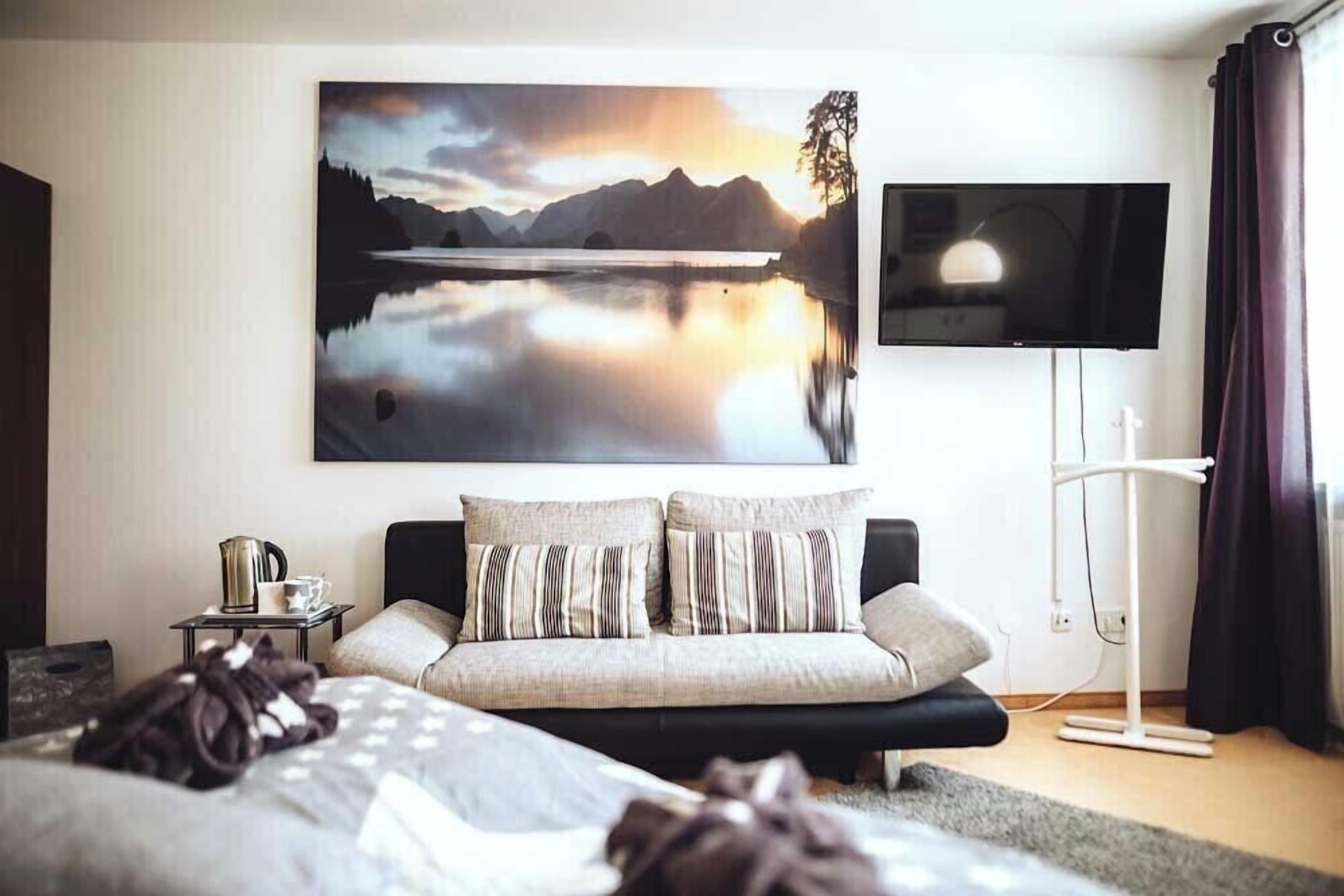 Standard Triple Room, Pets Allowed, City View | Free WiFi, bed sheets