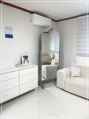 Living area - Spacious 1-bedroom apartment with AC in vibrant Gangnam (Seoul)