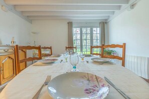 Dining - Gîte at the Gates of Chambord (Crouy-sur-Cosson)