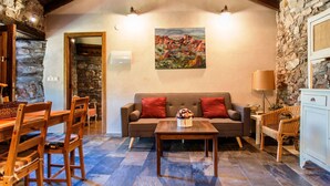 TV - Ländliches Haus Medulas 3 Belegung für 4 6 PAX by Interhome (La Barosa)