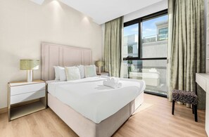 3 habitaciones, tabla de planchar con plancha, wifi y ropa de cama 