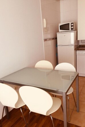 Kitchen / Dining Room - mit Aussicht in Luanco by Interhome (Luanco)