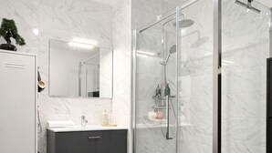 Bathroom - Bright luxury apartment with balcony & rooftop (Nice)