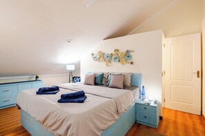 Chambre Duplex Deluxe, 1 chambre, cuisine, vue sur le jardin | Décor unique, ameublement unique, rideaux d’obscurcissement