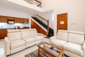 Villa, 2 chambres, cuisine, vue sur le jardin | Aire de séjour