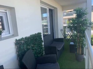 Property grounds - Lake Escape – Private Parking • Beach Nearby (La Rochelle)