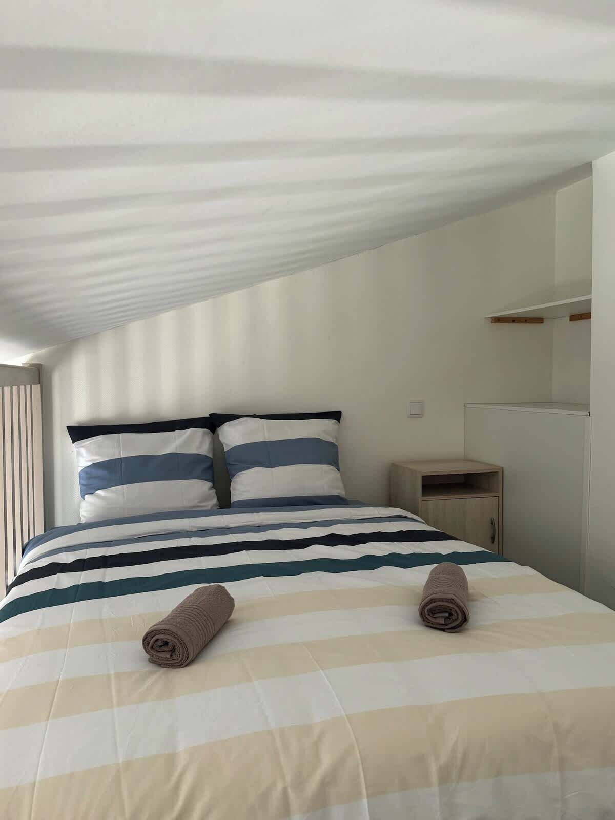 1 chambre, bureau, Wi-Fi, draps fournis