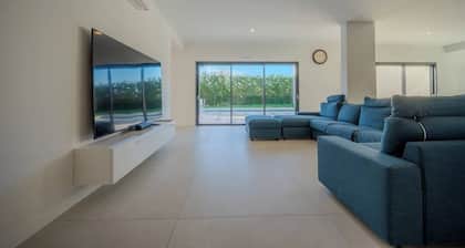 Villa Solis • Heated Pool • AC • Sleeps 18