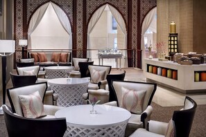 Dining - Emaar Fashion Avenue Residences  (Dubai)