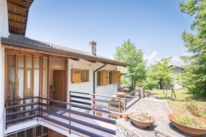 Unclassified image, 5 of 28, button - Apartment 'Casa Bell Tramonte' with Lake View, Balcony and Wi-Fi (San Zeno di Montagna)