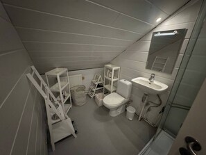 Apartment, 1 Bedroom | Bathroom - Apartment Bjarmaland (Vestmannaeyjar)