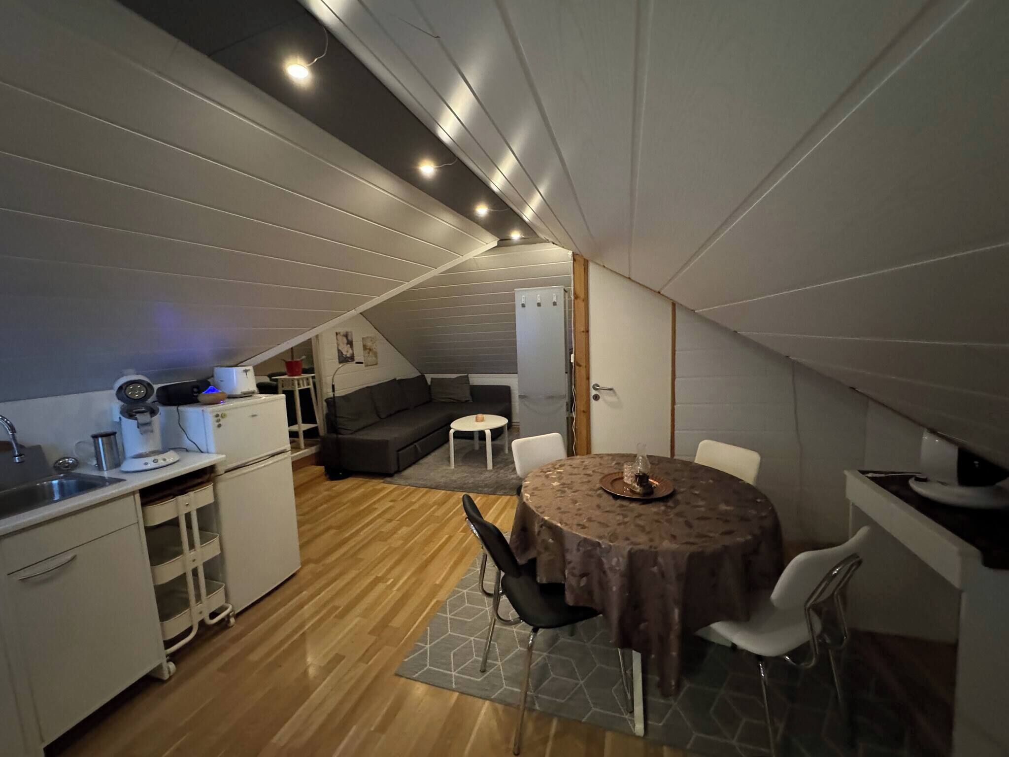 Apartment, 1 Bedroom | Dining room