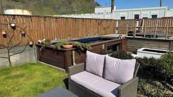 Mobile Home, 1 Bedroom | Living area | Flat-screen TV