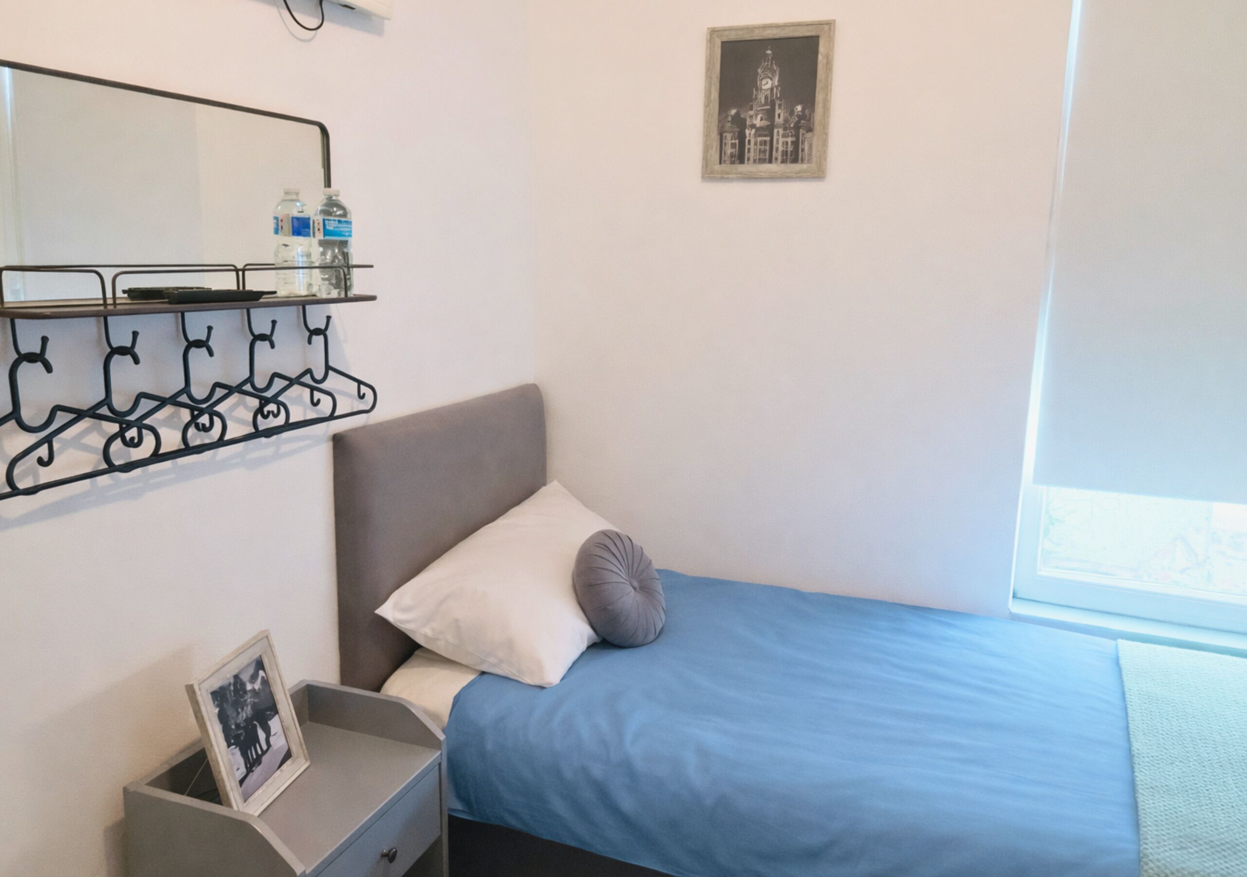 Chambre Économique, 2 lits une place, salle de bains commune