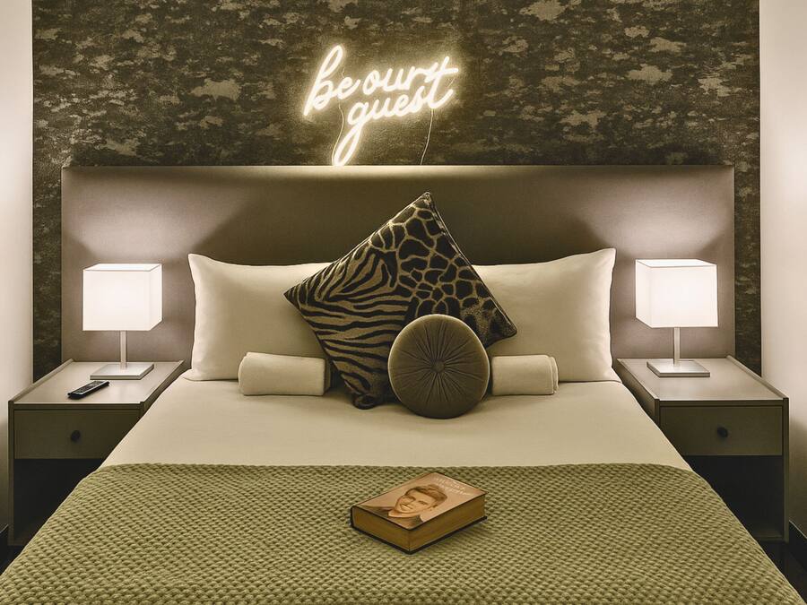 Room, Shared Bathroom | Free WiFi