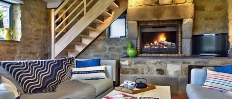 Televisión, chimenea